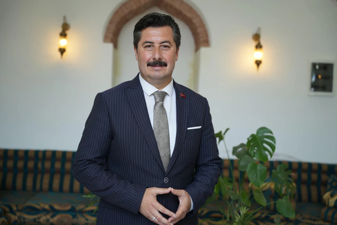 BELEDİYE BAŞKANIMIZ ERCAN ÖZEL’DEN KURBAN BAYRAMI MESAJI