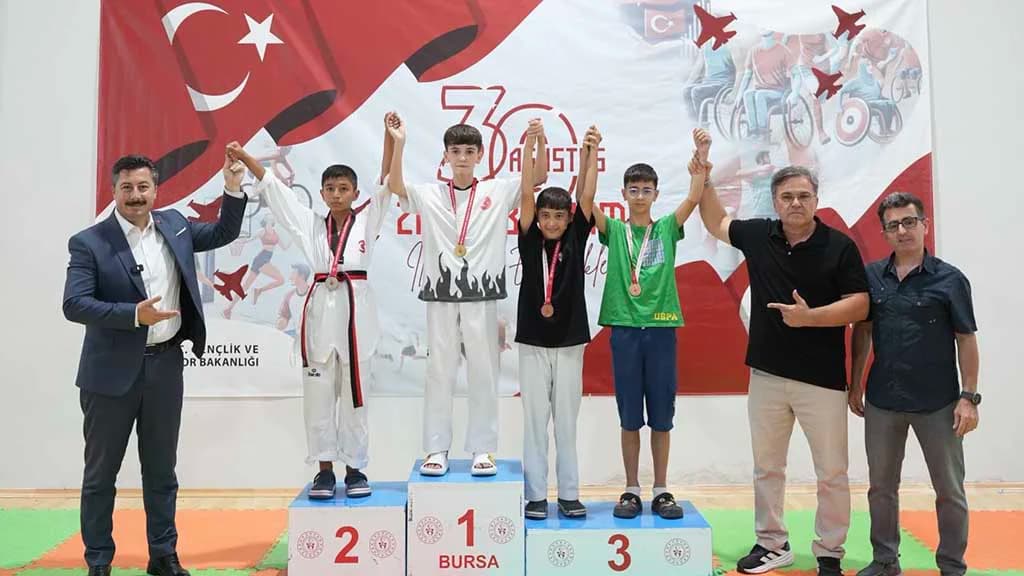 MİNİKLER TAEKWONDO ŞAMPİYONASI YENİŞEHİR’DE YAPILDI